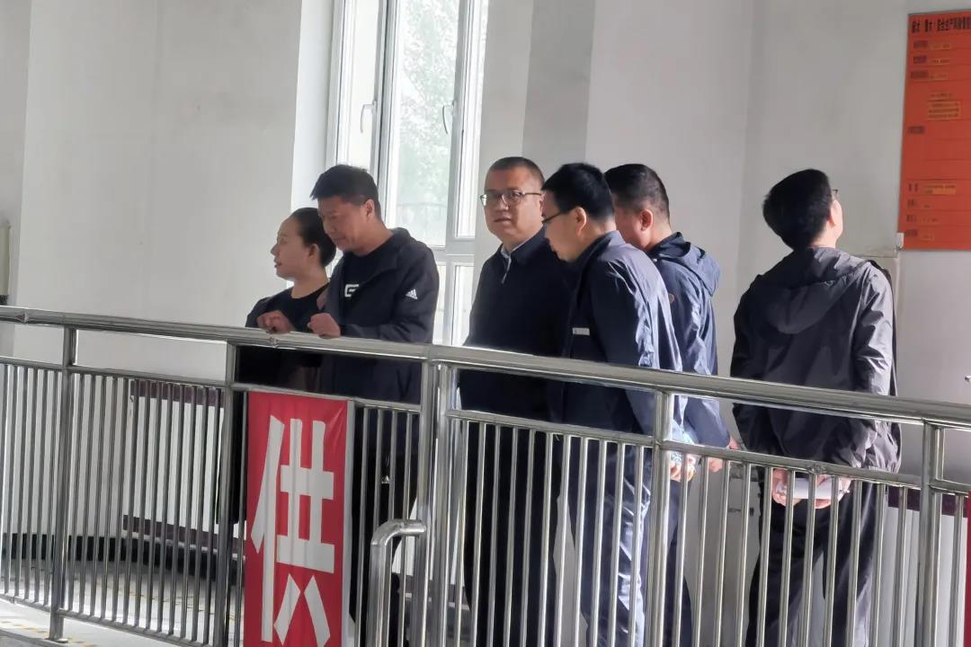 銀川市副市長(zhǎng)雍輝一行到銀川中鐵水務(wù)第八水廠進(jìn)行“五一”節(jié)前安全供水檢查